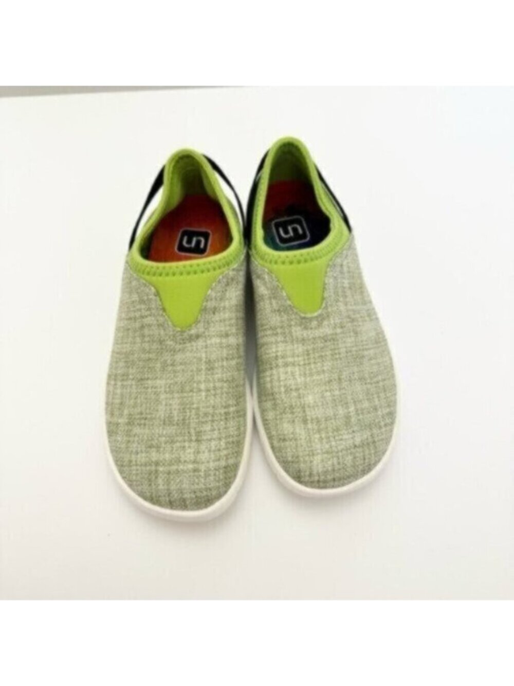 UIN Size 6.5 Green Verona 1 Super Lightweight Shoes Like new